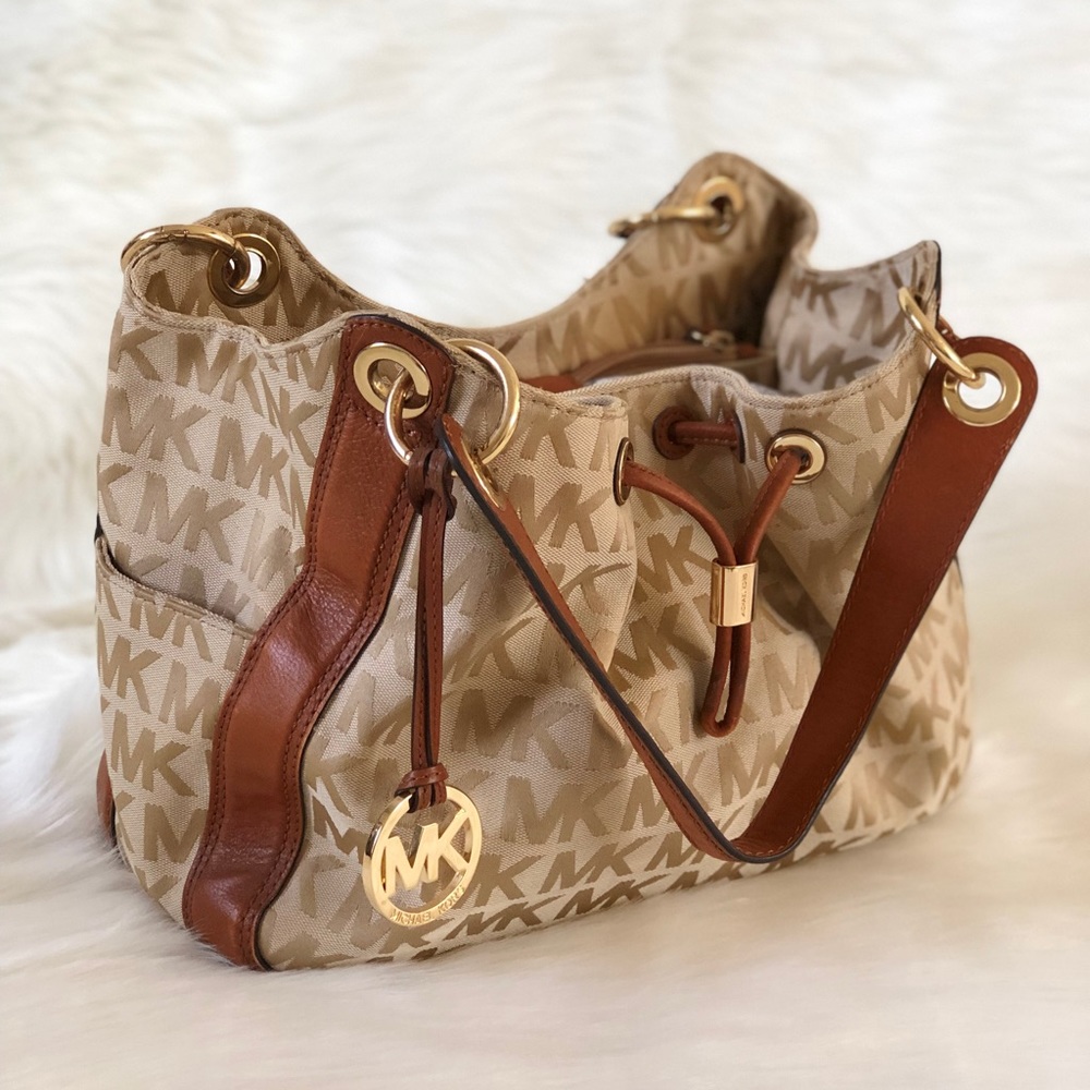 Michael Kors purse 👜